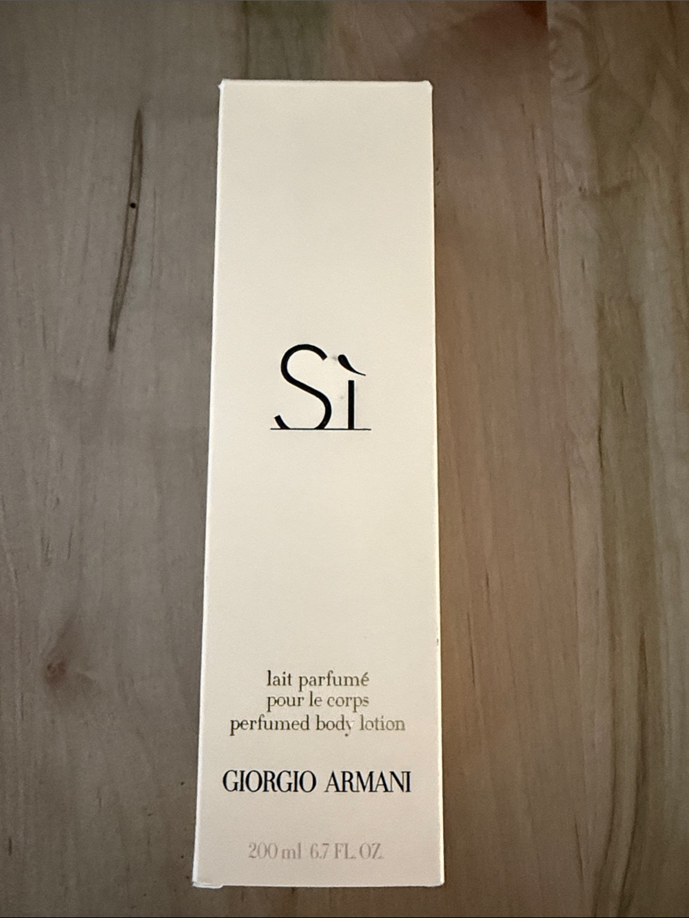 Giorgio Armani Sì Perfumed Body Lotion — Cream White Box